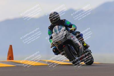 media/Sep-11-2022-SoCal Trackdays (Sun) [[81b7e951af]]/Turn 9 (930am)/